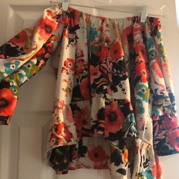 Off the shoulder shirt - Picture 2 of 3